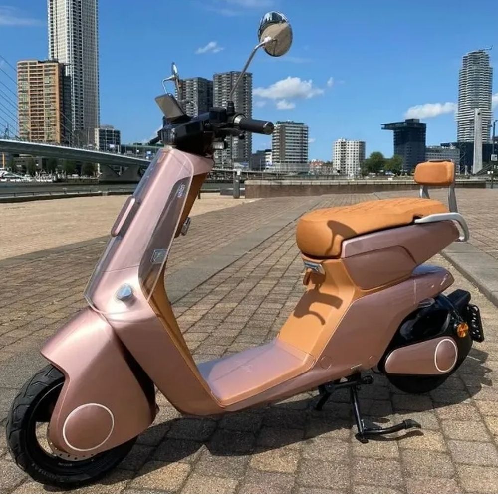 Электроскутер AVM Keren Stardust