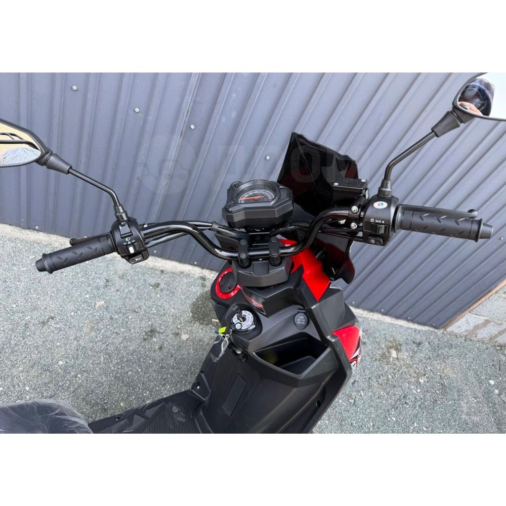 Скутер SPRMOTORS Zoom-9