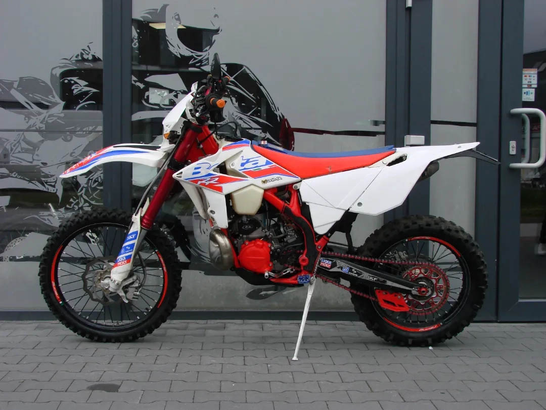 motocikl-jenduro-beta-rr-300cc-belyj-1