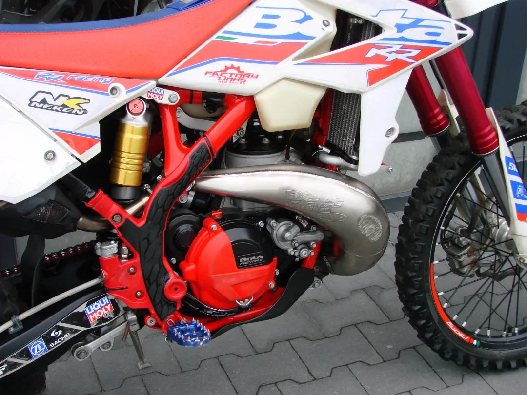 motocikl-jenduro-beta-rr-300cc-belyj-2