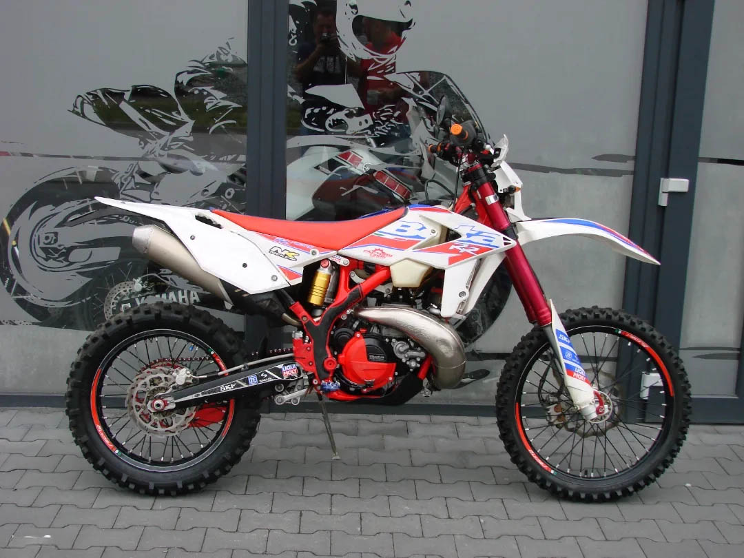 motocikl-jenduro-beta-rr-300cc-belyj-4