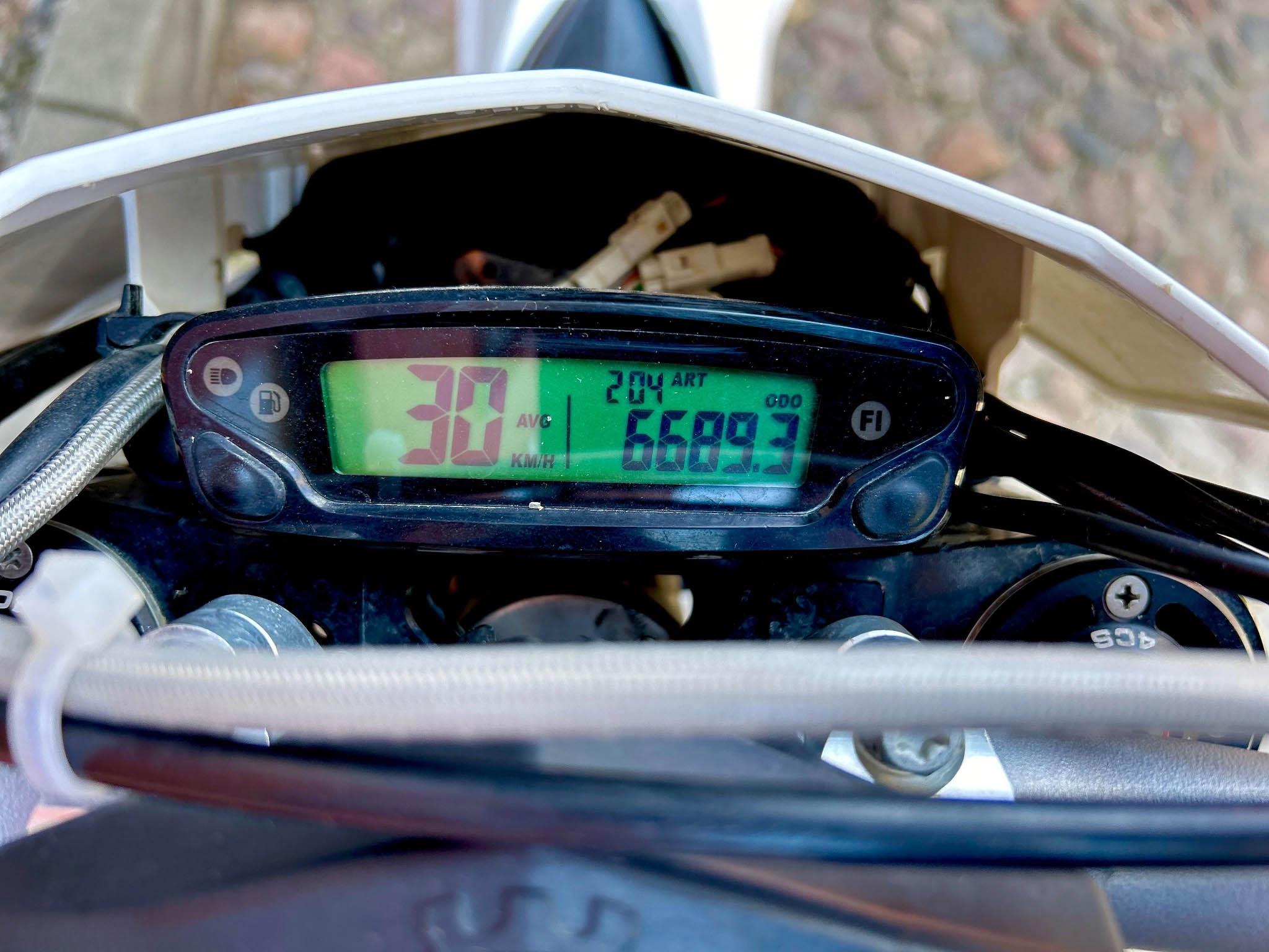 husqvarna-fe-250cc-belyj-2014-2